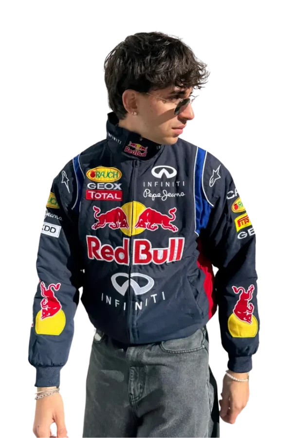 Red Bull Bomberjacke getragen